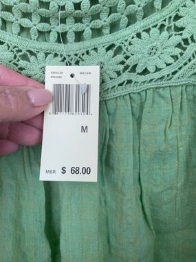 Lightweight Green Cotton/Rayon Sleeveless Top - Medium